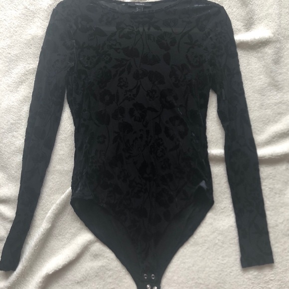 Sheer floral design bodysuit - Picture 1 of 3